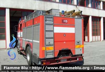 Iveco 190-26
Vigili del Fuoco
Monza
Mezzo in sostituzione dello Stralis in manutenzione
VF 15779
Parole chiave: Iveco 190-26 vvf Monza VF15779