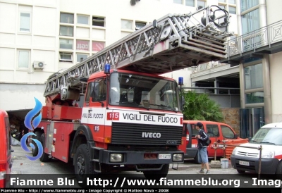 Iveco 330-35
Vigili del Fuoco
Comando Provinciale di Roma
Distaccamento Cittadino
Roma Nomentano
AutoScala da 50 metri allestimento
Iveco-Magirus
VF 14777
Parole chiave: Iveco 330-35 VF14777