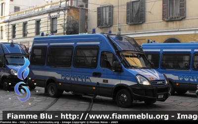 Iveco Daily IV Serie
Polizia di Stato
Reparto Mobile Milano
Polizia F7805

Parole chiave: Iveco Daily_IVserie PoliziaF7805