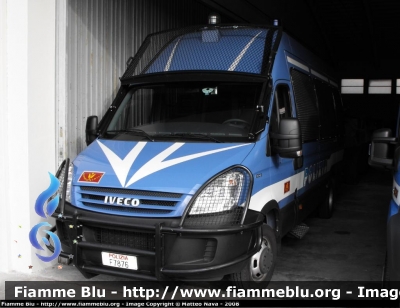 Iveco Daily IV serie
Polizia di Stato
Rep. Mobile
Padova
Parole chiave: Iveco Daily_IVserie PS Reparto_Mobile Padova