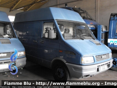 Iveco Daily II serie
Polizia di Stato
senza scritte 
Polizia B1838

Parole chiave: Iveco Daily_IIserie PoliziaB1838