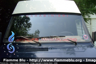 Fiat Ducato I serie
Carabinieri Artificieri
Milano
Parole chiave: Fiat Ducato_Iserie CC Nucleo_Artificeri_Antisabotaggio Milano CC571CG