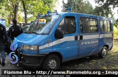 Fiat Ducato II serie
Polizia di Stato
Reparto Mobile Milano
Polizia E1561
Parole chiave: Fiat Ducato_IIserie PoliziaE1561