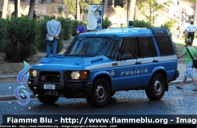 Land Rover Discovery II Serie
Polizia di Stato
Reparto Mobile di Roma
Polizia E1699
Parole chiave: Land_Rover Discovery_IISerie PoliziaE1699