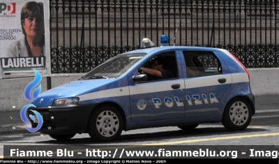 Fiat Punto II serie
Polizia di Stato
Polizia E9640
Notare la scritta "Polizia" controvento
Parole chiave: Fiat Punto_IIserie PoliziaE9640