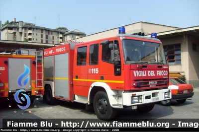 Iveco EuroFire 150E27 I Serie
Vigili del Fuoco 
Comando Provinciale Milano Via Messina
VF 18676


Parole chiave: Iveco EuroFire150E27_ISerie VF18676