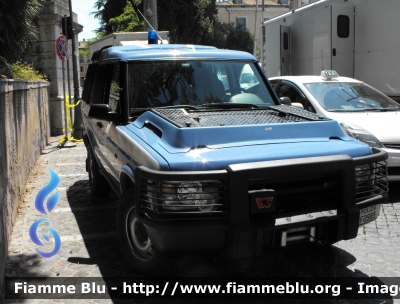 Land Rover Discovery II Serie restyle
Polizia di Stato
Reparto Mobile di Roma
Polizia F0989
Esemplare senza logo lato passeggero
Parole chiave: Land_Rover Discovery_IISerie_restyle PoliziaF0989