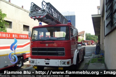 Fiat 684N
Vigili del Fuoco
Comando Provinciale Milano Via Messina
VF 10067
Parole chiave: Fiat 684N VVF_Milano_Via_Messina VF10067