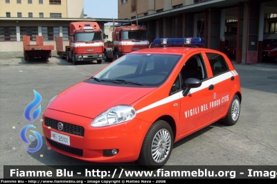 Fiat Grande Punto 
Vigili del Fuoco 
Comando Prov. Milano Via Messina
Parole chiave: Fiat Grande Punto Vigili del Fuoco Comando Prov. Milano Via Messina