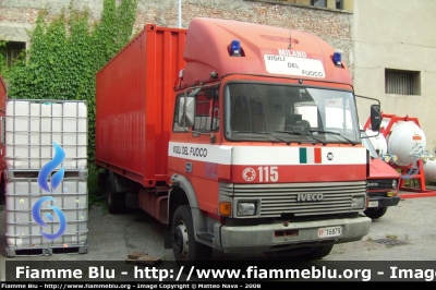 Iveco 145-17
Vigili del Fuoco
Comando Provinciale di Milano-Via Messina
VF 16879
Parole chiave: Iveco 145-17 VF16879