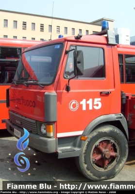 Iveco 100-13
Vigili del Fuoco
Comando Provinciale di Milano
Carro soccorso e recupero
VF 21247
Parole chiave: Iveco 100-13 VF21247