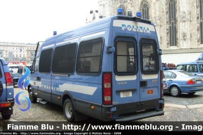 Iveco Daily IV serie
Polizia di Stato
Rep. Mobile
Parole chiave: Iveco Daily_IVserie Rm Festa Ps Milano F7831