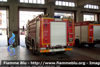 Mercedes-Benz Atego 1828 I serie
Vigili del Fuoco
Comando Provinciale di Milano
AutoBottePompa allestimento Bai con sistema di spegnimento One-Seven
VF 22553
Parole chiave: Mercedes-Benz Atego_1828_Iserie VF22553