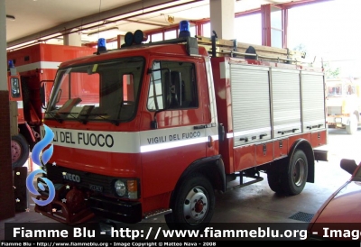 Iveco 60-10
Vigili del Fuoco
Comando Provinciale di Monza
Allestimento Baribbi
VF 14033
Parole chiave: Iveco 60-10 VF14033