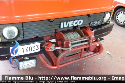 Iveco 60-10
Vigili del Fuoco
Comando Provinciale di Monza
Allestimento Baribbi
VF 14033
paricolare dell'argano anteriore
Parole chiave: Iveco 60-10 VF14033