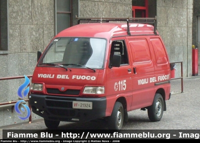 Piaggio Porter II serie
Vigili del Fuoco
Comando Provinciale di Milano
VF 21924
Parole chiave: Piaggio Porter_IIserie VF21924