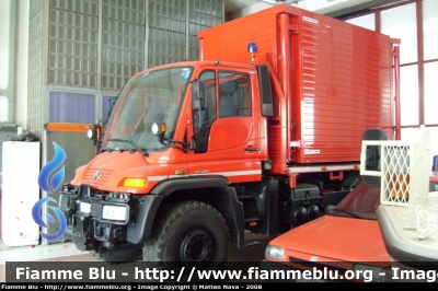 Mercedes-Benz Unimog U500
Vigili del Fuoco
Comando Provinciale di Milano
Autocarro con attrezzatura scarrabile
VF 22958
Parole chiave: Mercedes-Benz Unimog_U500 VF22958