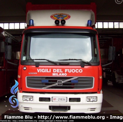 Volvo FL 250 II serie
Vigili del Fuoco 
Comando Provinciale di Milano
Nucleo NBCR
VF 21834
Parole chiave: Volvo FL_250_IIserie VF21834