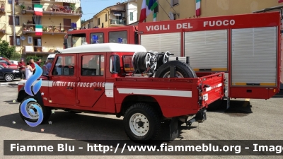 Land Rover Defender 130
Vigili del Fuoco
Comando Provinciale di Arezzo
Distaccamento Volontario di Pratovecchio
VF 21268
Parole chiave: Land-Rover Defender_130 VF21268