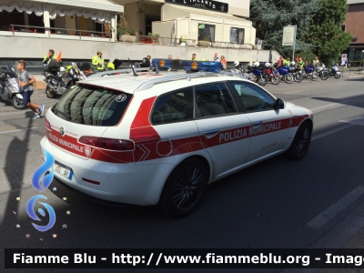 Alfa Romeo 159 sportwagon
Polizia Locale Prato
Parole chiave: Alfa Romeo 159 sportwagon Polizia Locale Prato