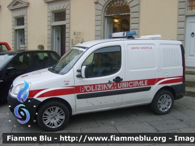 Fiat Doblò III serie
Polizia Municipale Prato
Unità Cinofila
Parole chiave: Fiat Doblò_IIIserie