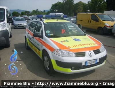 Renault Megane Break II serie
Pubblica Assistenza Croce Verde Isola d'Elba Portoferraio
Parole chiave: 	Renault Megane Break_IIserie 118_Livorno Automedica Pubblica_Assistenza_Croce_Verde_Isola_d'Elba_portoferraio