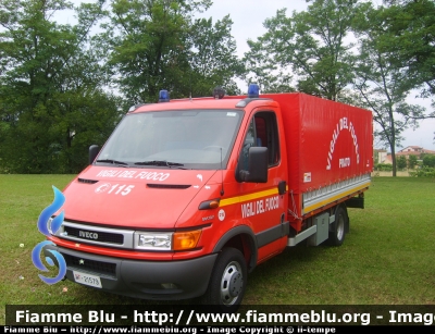 Iveco Daily III serie
Autofurgone in uso al comando di Prato, in questa foto il veicolo è nella configurazione con il telone
VF21579
Parole chiave: Iveco Daily_IIIserie VF21579 Prato Autofurgone VVF