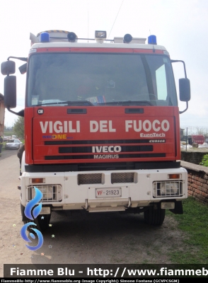 Iveco EuroTech 190E35 "One" 
Vigili del Fuoco
Nucleo NBCR
Comando Provinciale di Milano Via Messina
VF 21923
Parole chiave: veco EuroTech_190E35_"One" VF21923