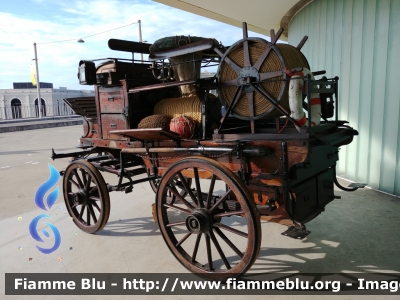 Carrozza
Portugal - Portogallo
Bombeiros Voluntários do Porto
Veicolo Storico (1889)
Parole chiave: Carrozza