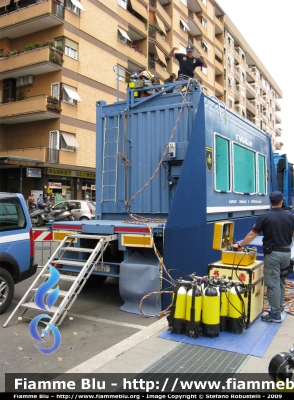 Container - vasca mobile
Polizia di Stato
Sommozzatori
(Su rimorchio Polizia 20741)
Parole chiave: Container vasca movile sommozzatori rimorchio Polizia20741Festa_della_Polizia_2008