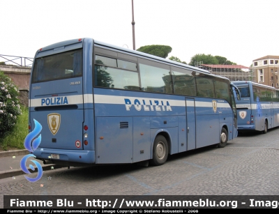 Irisbus Orlandi Domino 2001 HDH
Polizia di Stato
Banda Musicale
(Variante di livrea)
Polizia F1410
Parole chiave: Irisbus Orlandi Domino_2001_HDH PoliziaF1410 banda_polizia festa_repubblica_2008