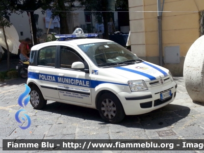 Fiat Nuova Panda I serie
Polizia Municipale
Comando Associato "Costa D'Amalfi"
Unità Operativa Minori
Parole chiave: Fiat Nuova_Panda_Iserie