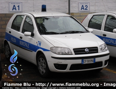 Fiat Punto III serie
Polizia Locale - A1
Ciampino (Rm)
• veicolo dismesso •
Parole chiave: Fiat Punto_IIIserie polizia_locale_ciampino_roma lazio