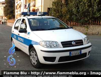 Fiat Punto III serie
Polizia Municipale - B3
Albano Laziale (Rm)
POLIZIA LOCALE YA 025 AC
Parole chiave: Fiat Punto_IIIserie POLIZIALOCALEYA025AC