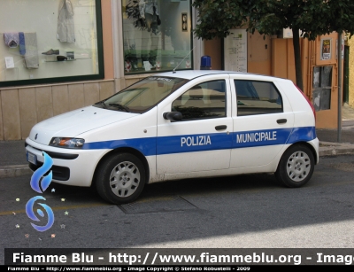 Fiat Punto II serie
Polizia Municipale 
Genzano di Roma (Rm)
Parole chiave: Fiat Punto_IIserie polizia_municipale_genzano roma_lazio