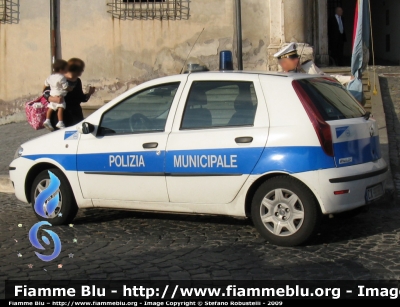 Fiat Punto III serie
Polizia Municipale - M6
Ariccia (RM)
Parole chiave: Fiat Punto_IIIserie