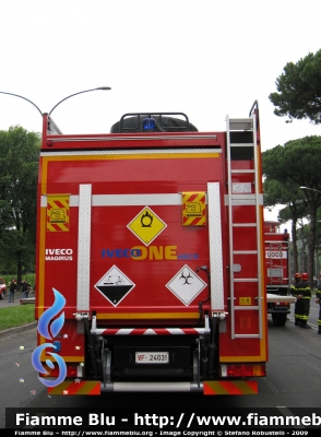 Iveco Stralis AD190S35 I serie "One"
Vigili del Fuoco
Comando Provinciale di Roma
Nucleo NBCR
VF 24031
Parole chiave: Iveco Stralis_AD190S35_Iserie_One VF24031 Festa_della_Repubblica_2008