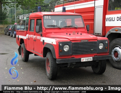 Land Rover Defender 130
Vigili del Fuoco 
Distaccamento di Nemi (Rm)
VF 19336
Parole chiave: Land_Rover Defender_130 VF19336 vigili_fuoco nemi_roma_lazio