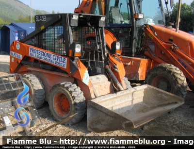 Fiat Hitachi SL45B
Protezione Civile 
Associazione "Fo.P.I.Vo.L." 
Forza di Pronto Impiego Volontariato Lazio
Frosinone
Parole chiave: Fiat_Hitachi SL45B PC_Frosinone