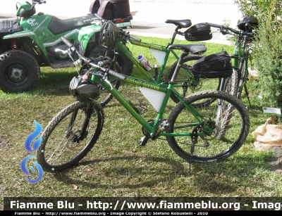 Mountain bike
Corpo Forestale dello Stato
Servizio Velomontato
Parole chiave: mountain bike Festa_188_CFS