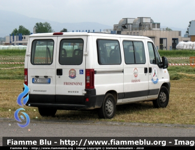 Peugeot Boxer II serie
Protezione Civile
"U.N.I.T.A.L.S.I."
Unione Nazionale Italiana 
Trasporto Ammalati a Lourdes 
e Santuari Internazionali
Frosinone (FR)
Parole chiave: Peugeot Boxer_IIserie 50_anni_72°_stormo