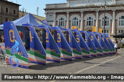 Stand Espositivo
Aeronautica Militare Italiana
Rappresenta i Piani Verticali di Coda delle Frecce Tricolori e racchiude vari poster sulla storia dell'AMI
