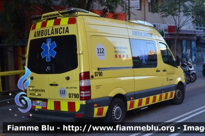 Mercedes-Benz Sprinter III serie restyle
España - Spagna
SEM Sistema de Emergencias Médicas
Generalità de Catalunya
Parole chiave: Mercedes-Benz Sprinter_IIIserie_restyle Ambulanza