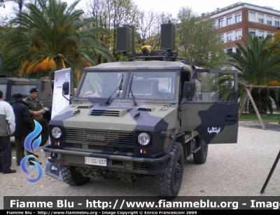 Iveco VM90
Esercito Italiano
28° Reggimento "Pavia" Pesaro
Versione con Speaker Esterni per Diffondere Messaggi alla Popolazione - EI CG 037 
Parole chiave: Iveco VM90 Esercito_Italiano 28°Rgt_Pavia EICG037