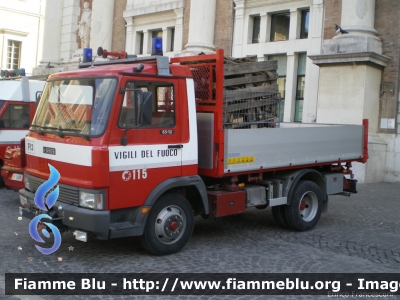 Iveco Zeta 65-12
Vigili del Fuoco
Comando Provinciale Pesaro - Urbino
Mezzo originariamente allestito Baribbi ricondizionato da Officine Mainardi
VF 17022
Parole chiave: Iveco Zeta_65-12 VF17022 Convegno_Pesaro_E_Terremoto_2012