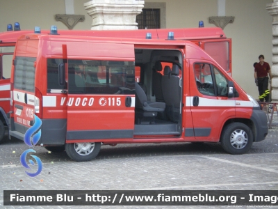 Fiat Ducato X250
Vigili del Fuoco
Comando Provinciale di Pesaro - Urbino
Versione con 4 lampeggianti
VF 26639
Parole chiave: Fiat Ducato_X250 VF26639 Convegno_Pesaro_E_Terremoto_2012