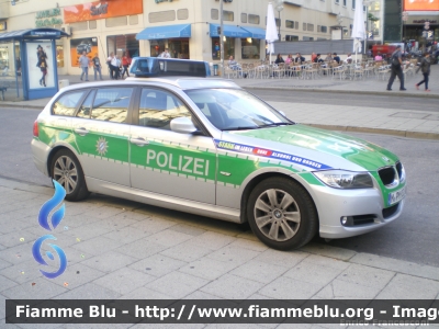 Bmw 320 Touring E91 restyle 
Bundesrepublik Deutschland - Germania
Landespolizei Bayern - München
Polizia territoriale della Baviera
Monaco di Baviera
Parole chiave: Bmw 320_Touring_E91_restyle