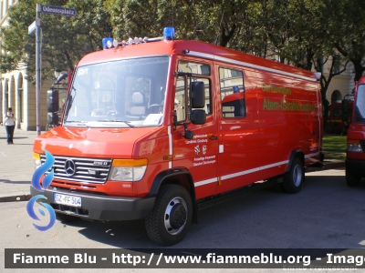 Mercedes-Benz Vario 816D 
Bundesrepublik Deutschland - Germania
Freiwillige Feuerwehr Dürrlauingen 
Gerätewagen Atem-Strahlenschutz
Vigili del Fuoco Volontari di Dürrlauingen 
Carro Aria-Radioprotezione
Parole chiave: Mercedes-Benz Vario_816D