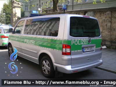 Volkswagen Transporter T5 Caravelle
Bundesrepublik Deutschland - Germania
Landespolizei Bayern - München
Polizia territoriale della Baviera - 
Monaco di Baviera
Parole chiave: Volkswagen Transporter_T5_Caravelle