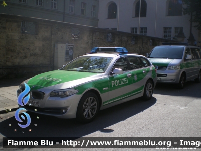 Bmw 535d F11 Touring
Bundesrepublik Deutschland - Germania
Landespolizei Bayern - München
Polizia territoriale della Baviera
Monaco di Baviera
Parole chiave: Bmw 535d_F11_Touring